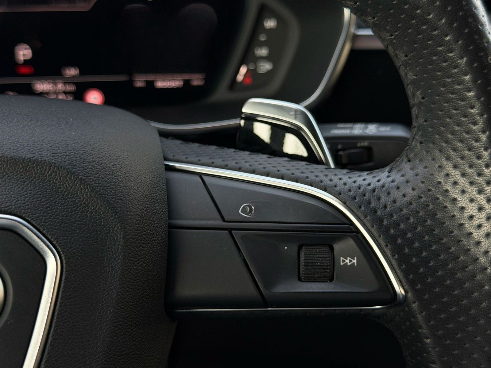 Audi RSQ3 Sportback 2.5 TFSI quattro 21"/RS-Sitze foto 16