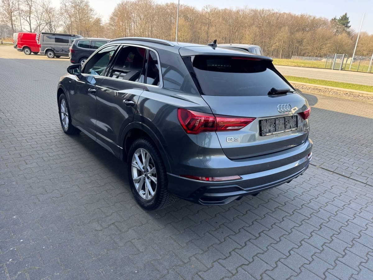 Audi Q3 45 TFSI quattro S line foto 4