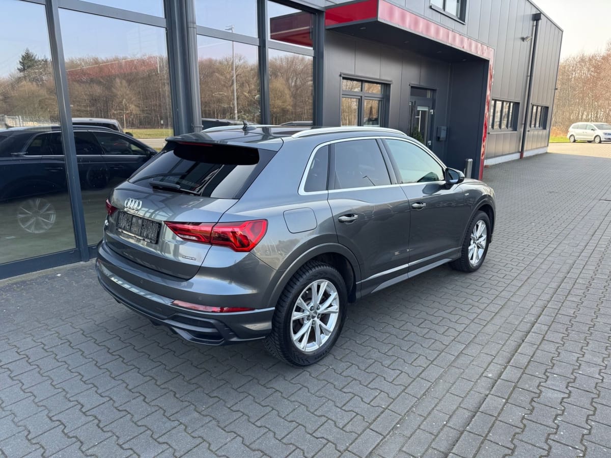 Audi Q3 45 TFSI quattro S line foto 5