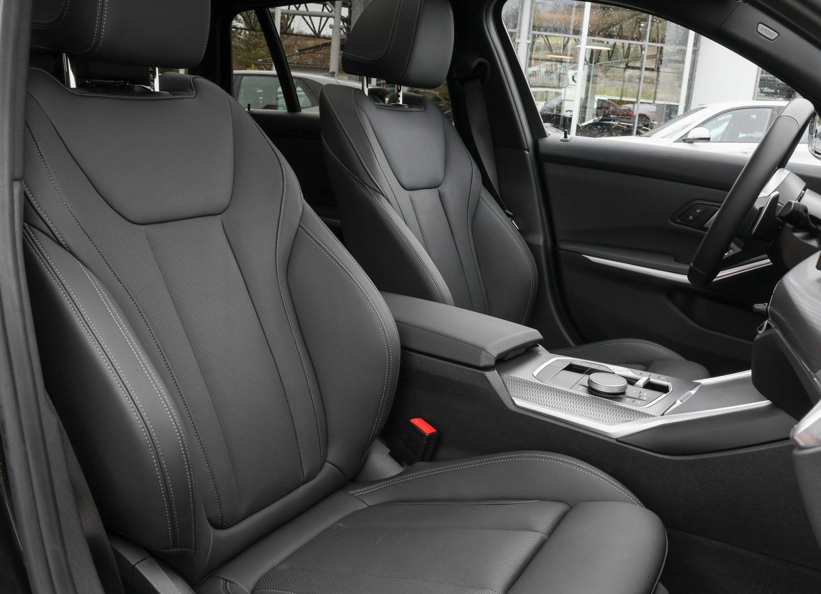 BMW 318d M Sport/AHK/Panorama/elSitzeComfPak foto 6