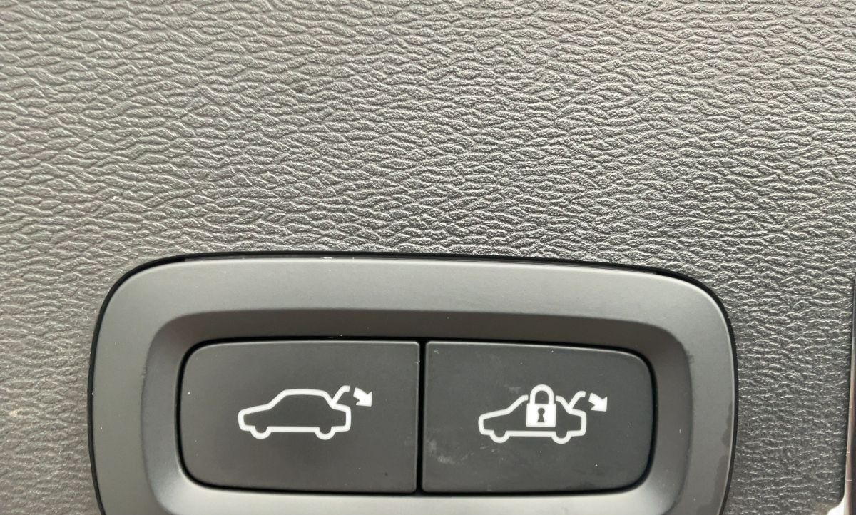 Volvo XC40 1.5 T3 2WD MOMENTUM PRO LED+NAV+SHZ+RFK+APP foto 15