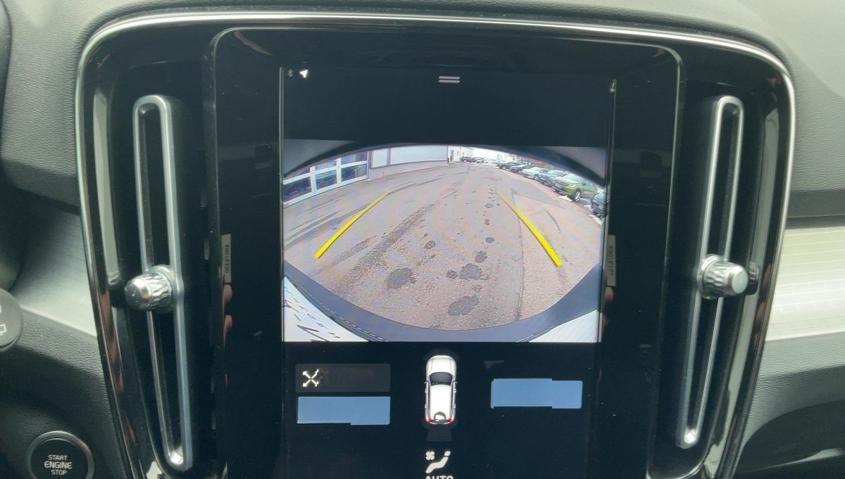 Volvo XC40 1.5 T3 2WD MOMENTUM PRO LED+NAV+SHZ+RFK+APP foto 18