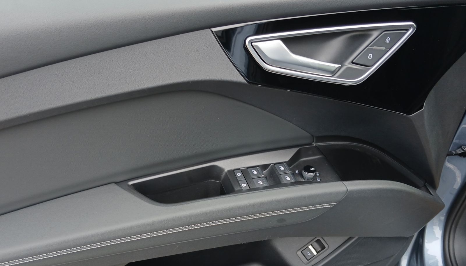Audi Q4 Sportback 45 e-tron 210 Kw HV 82Kw S-Line Mat foto 8