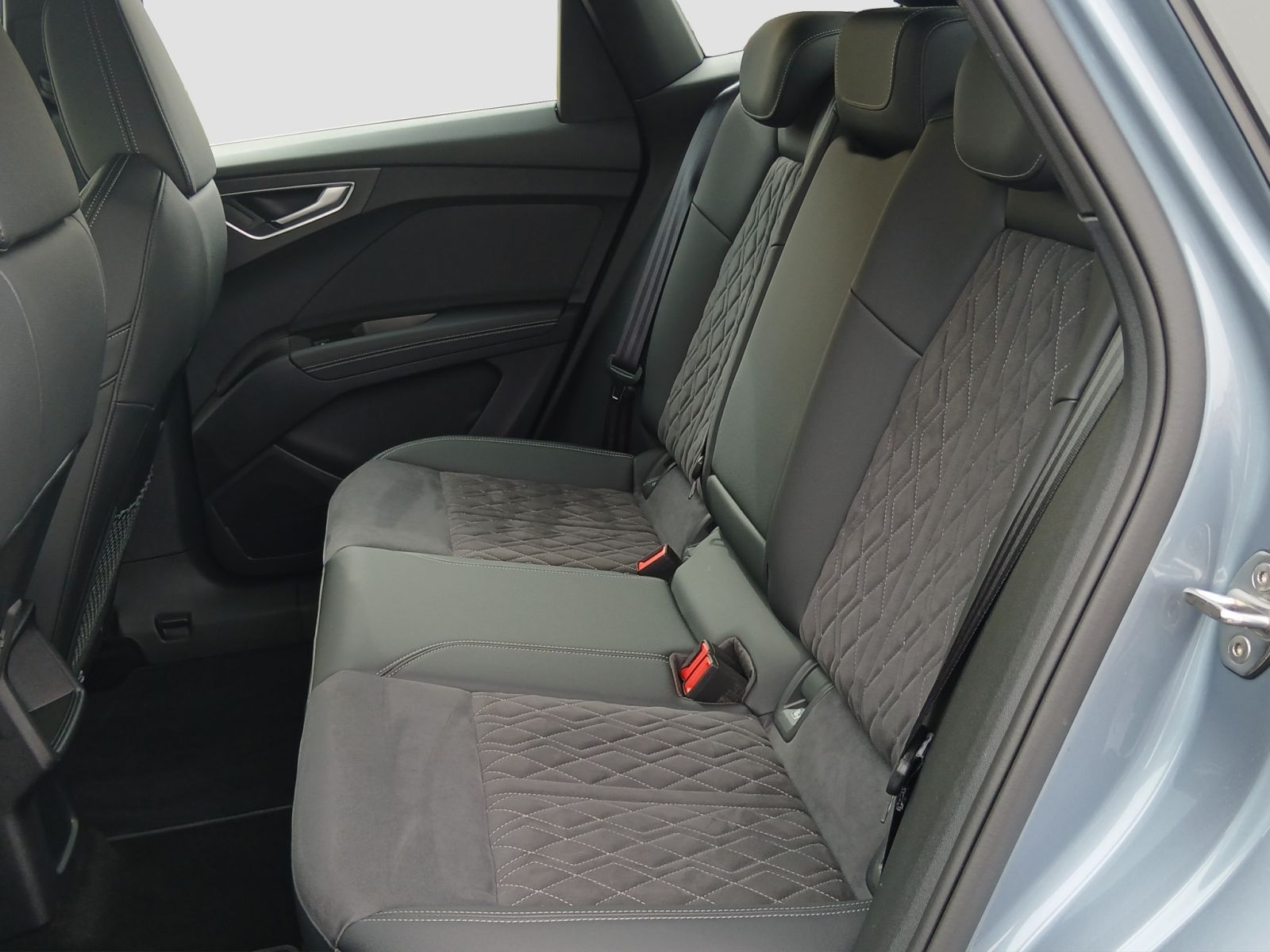 Audi Q4 Sportback 45 e-tron 210 Kw HV 82Kw S-Line Mat foto 9