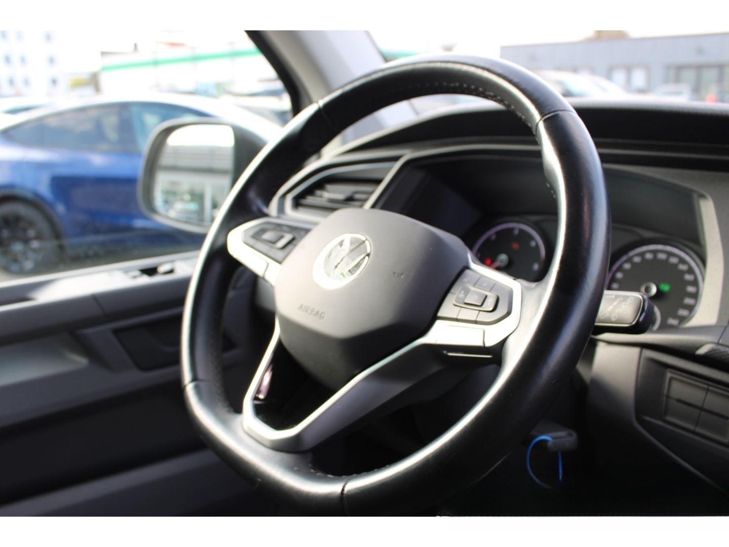 Volkswagen T6.1 Kombi DSG LED Navi AHK Tempomat PDC v+h Car foto 12