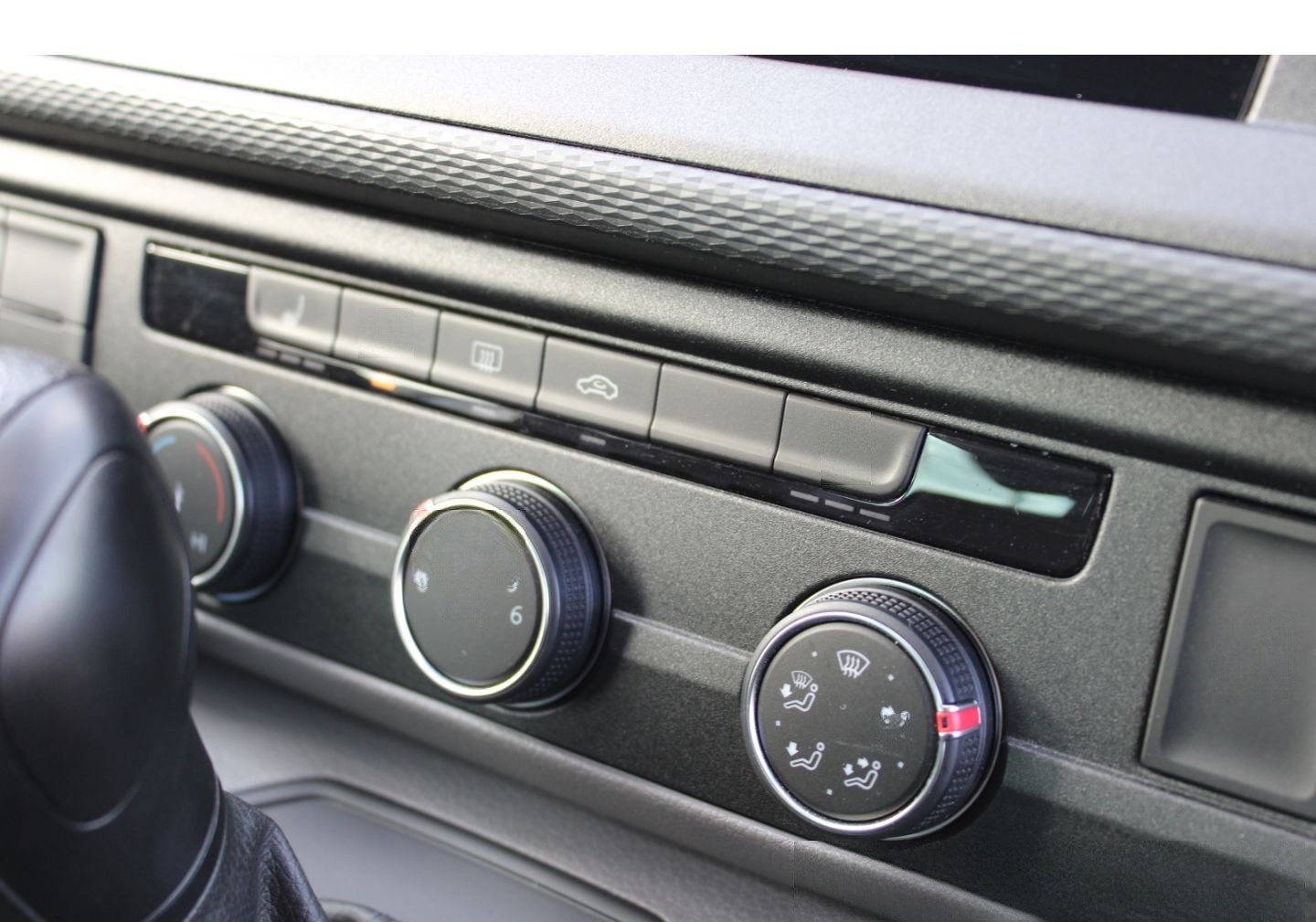 Volkswagen T6.1 Kombi DSG LED Navi AHK Tempomat PDC v+h Car foto 17