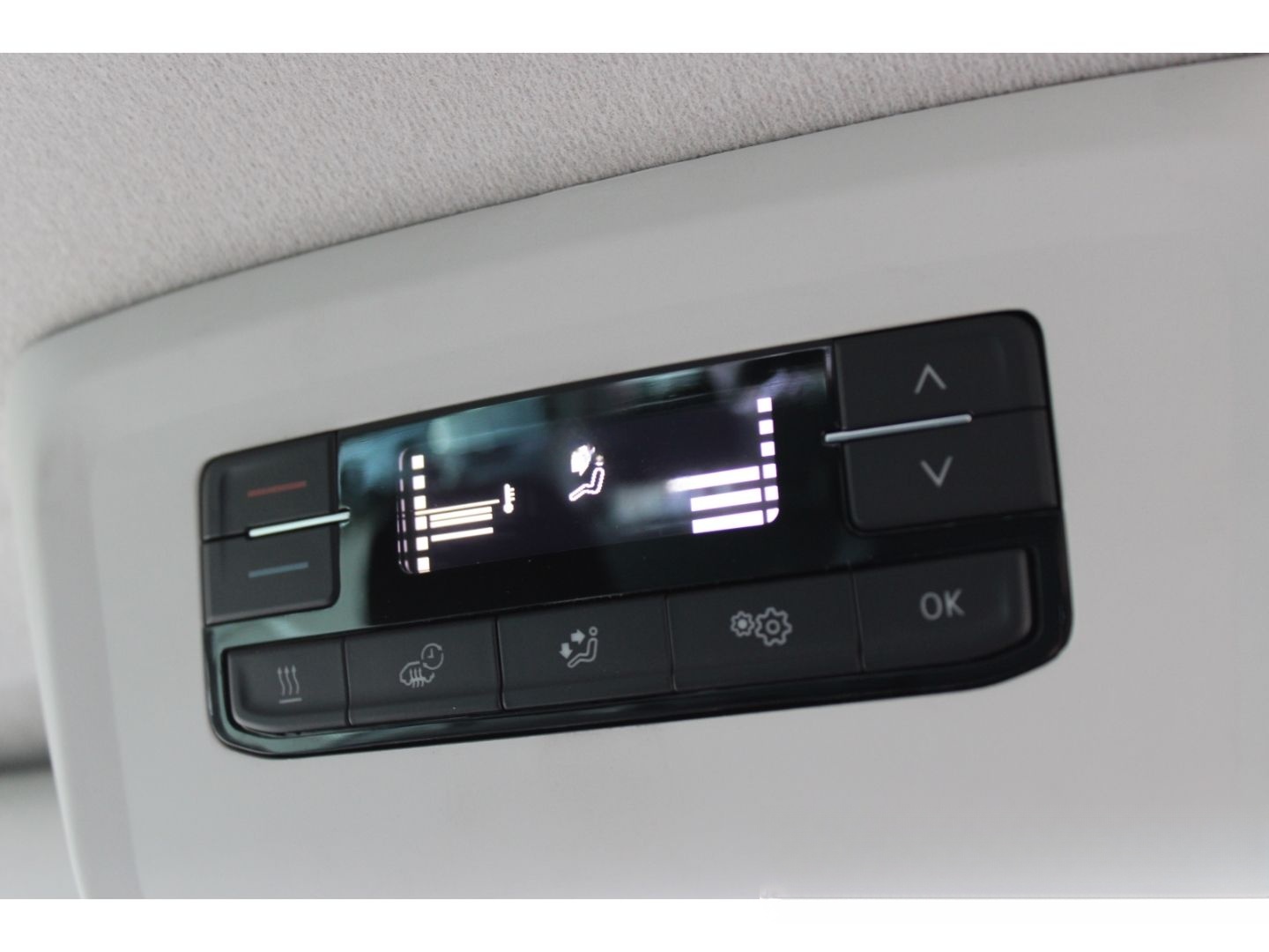 Volkswagen T6.1 Kombi DSG LED Navi AHK Tempomat PDC v+h Car foto 18