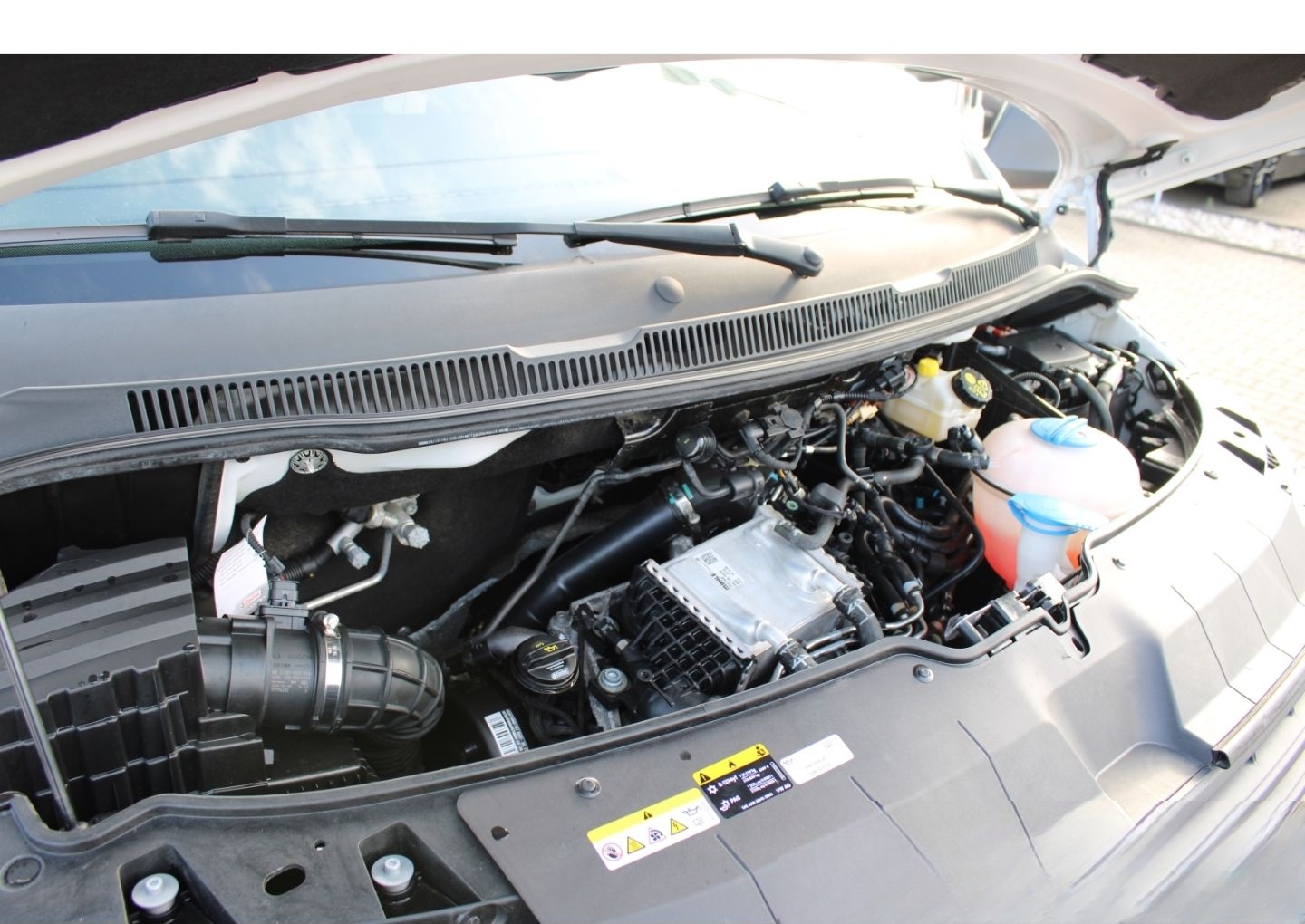 Volkswagen T6.1 Kombi DSG LED Navi AHK Tempomat PDC v+h Car foto 21