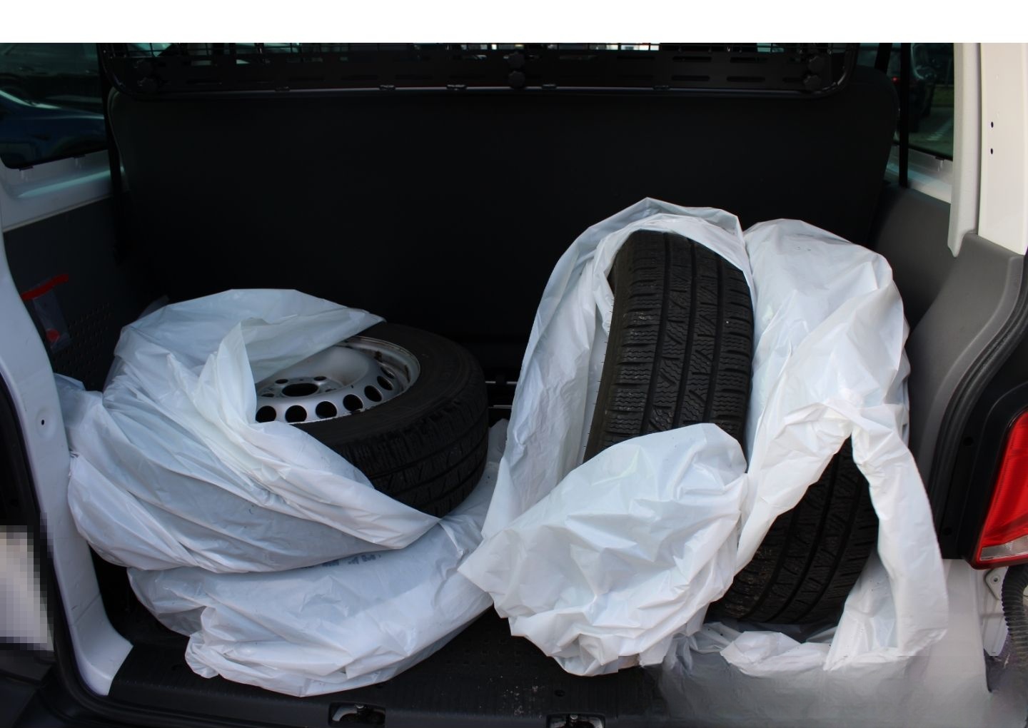 Volkswagen T6.1 Kombi DSG LED Navi AHK Tempomat PDC v+h Car foto 23