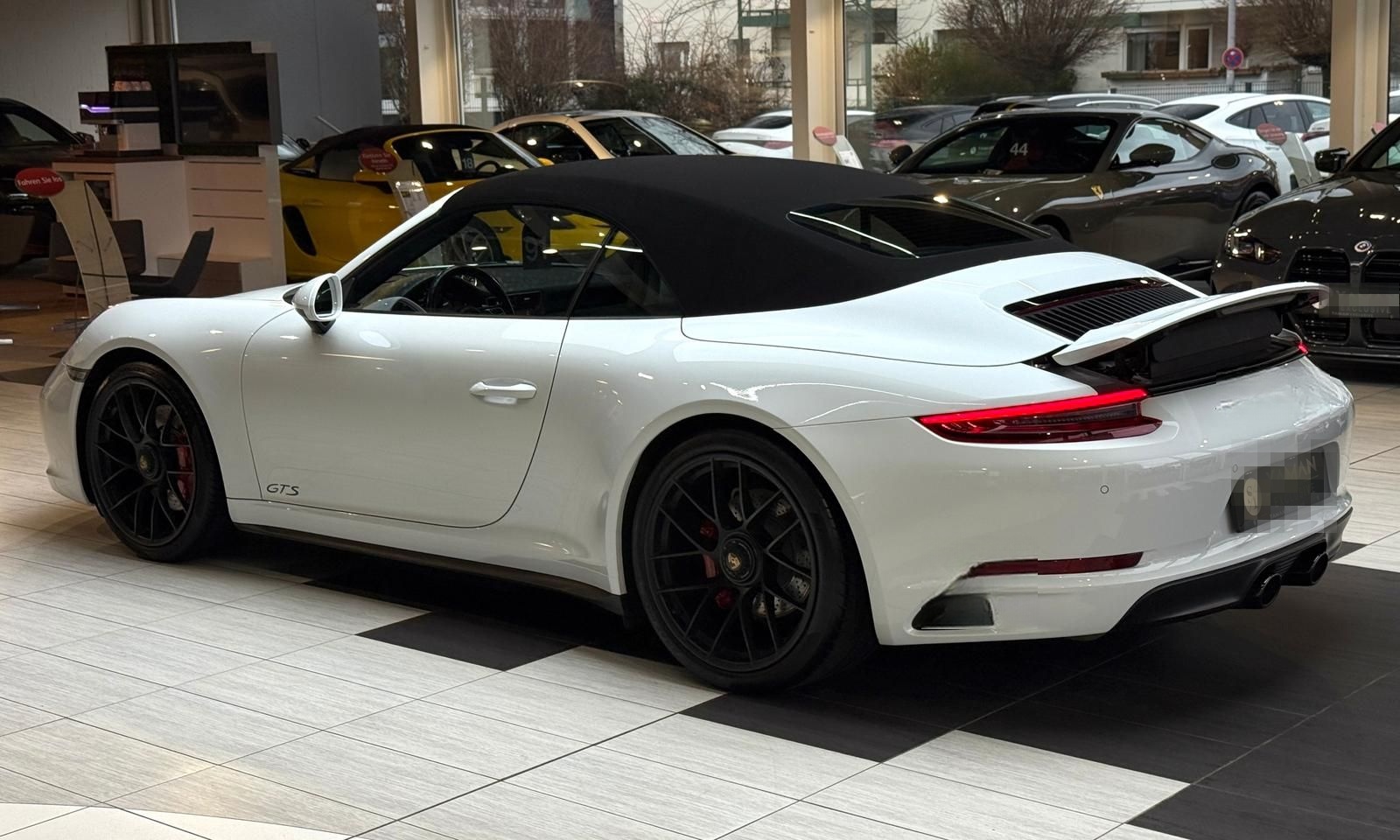 Porsche 911 Carrera GTS Cabriolet PDK SportChorno foto 16