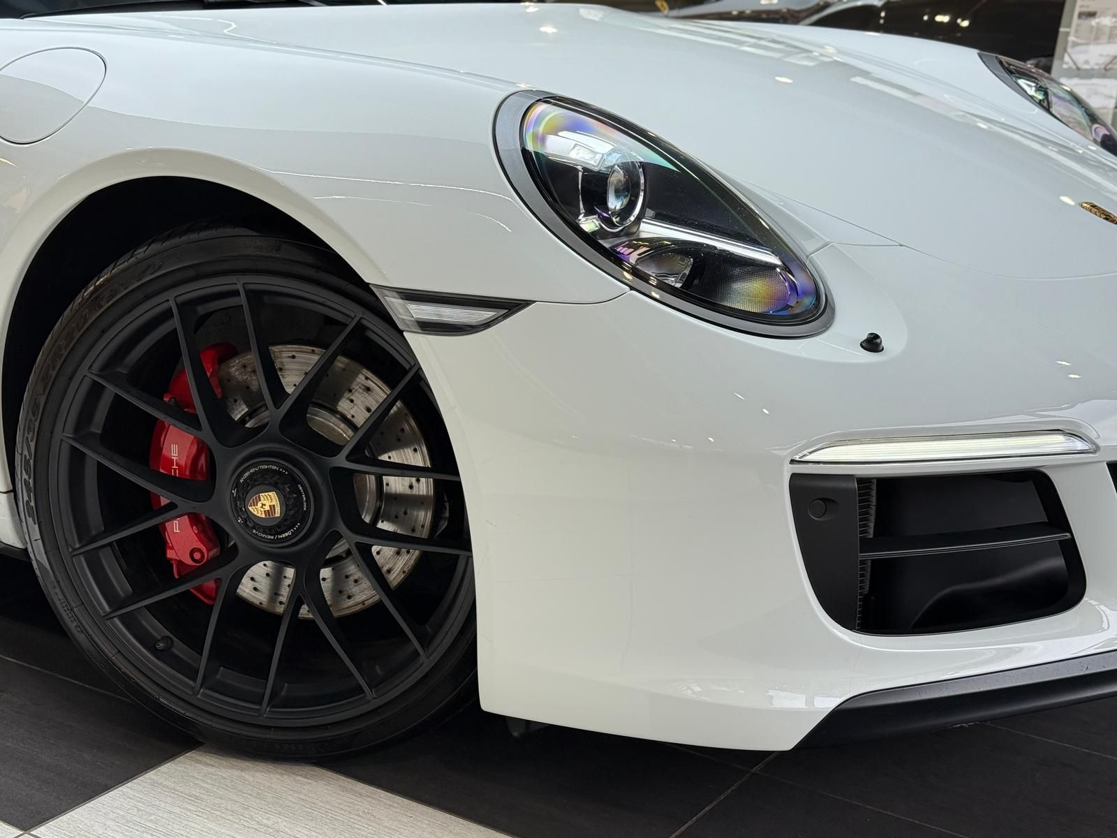 Porsche 911 Carrera GTS Cabriolet PDK SportChorno foto 5