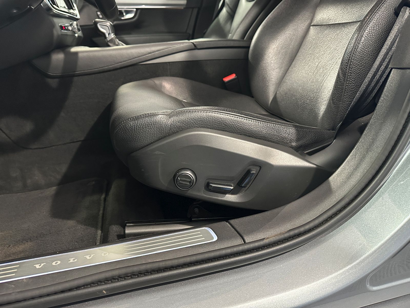 Volvo S90 D4 Lim.*MOMENTUM*LED-ACC-HARMAN KARDON-MEMO foto 21