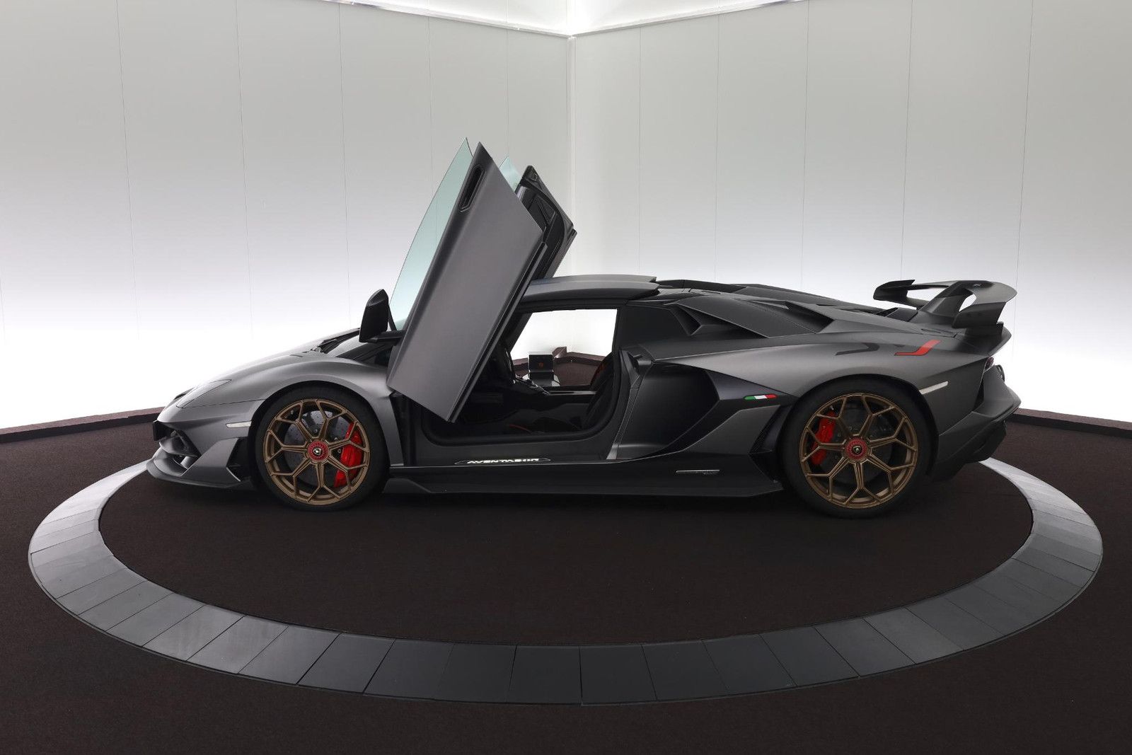 Lamborghini Aventador 6.5 V12 SVJ Roadster foto 18