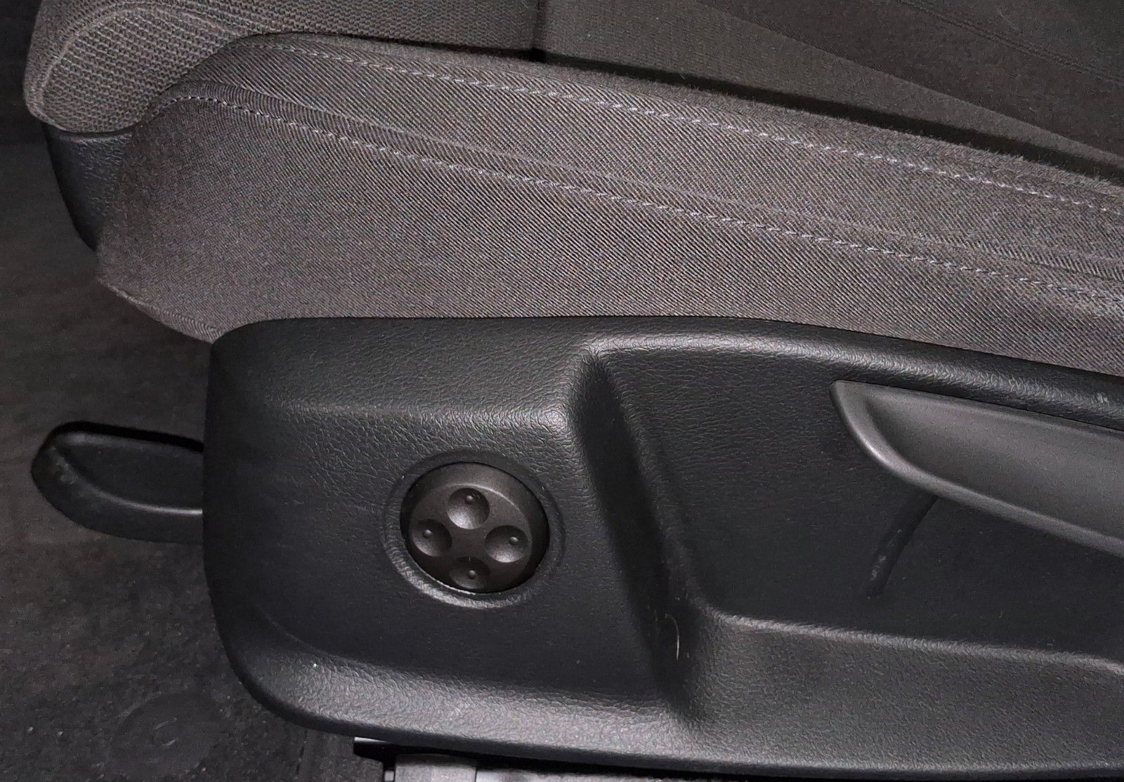 Audi A4 Av. 40 TFSI Sport,1.Hand,Navi,Pano,AHK,S-Heft foto 12