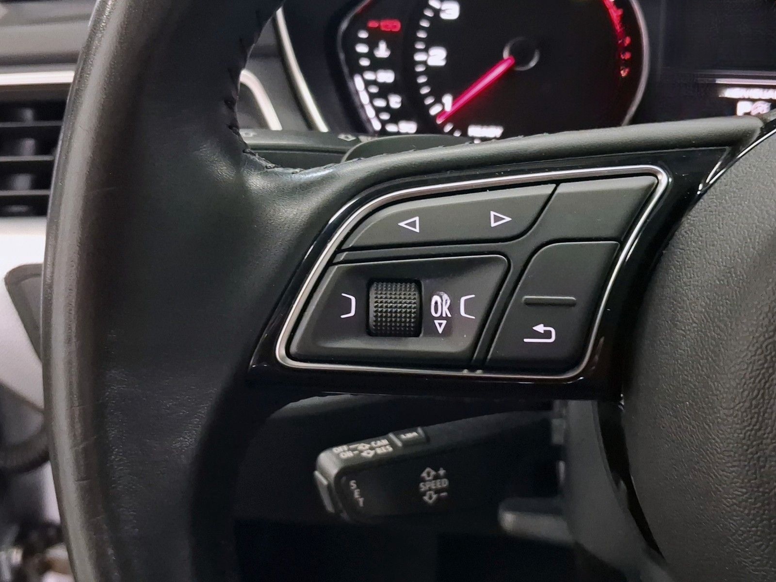 Audi A4 Av. 40 TFSI Sport,1.Hand,Navi,Pano,AHK,S-Heft foto 15