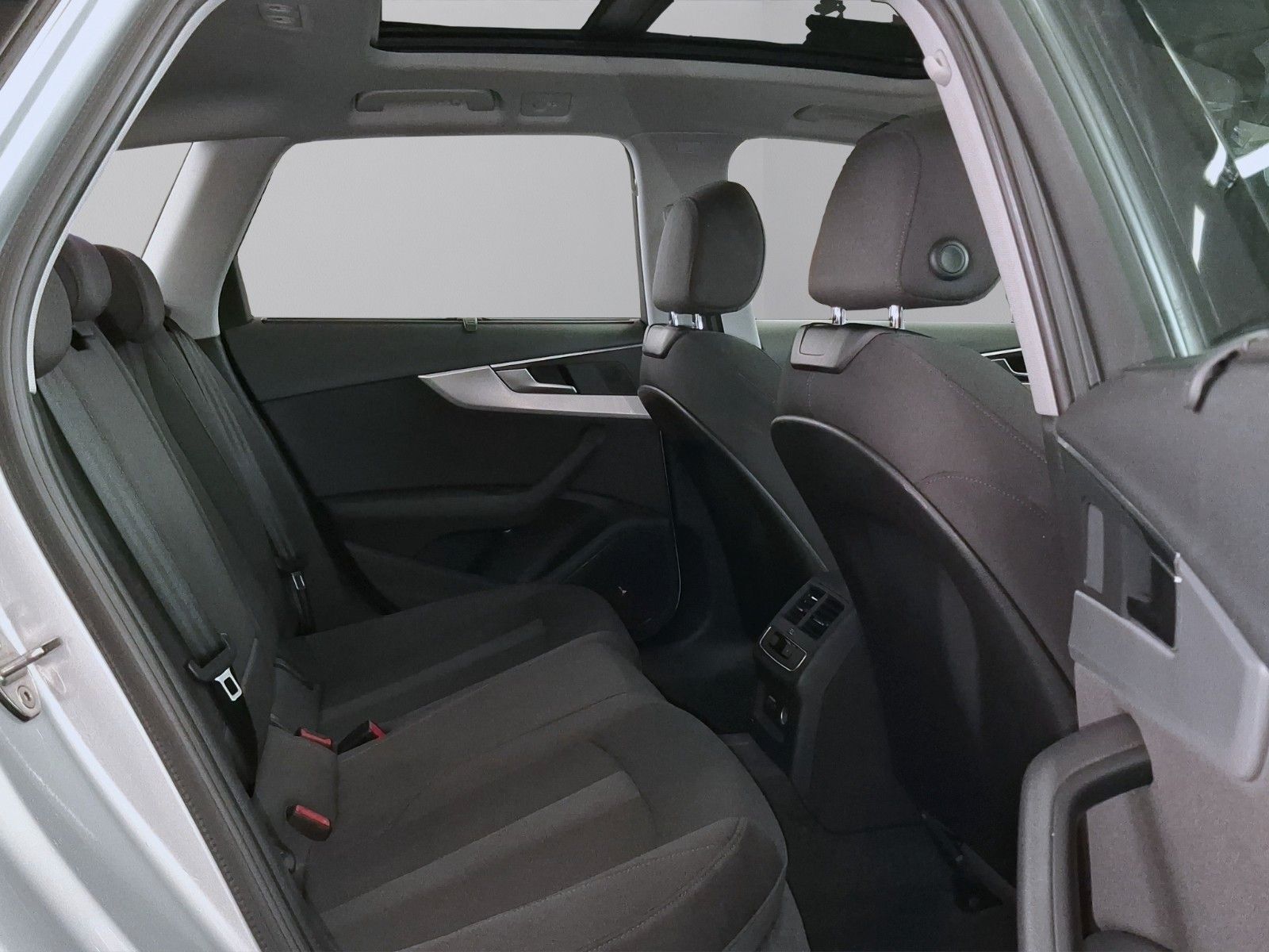 Audi A4 Av. 40 TFSI Sport,1.Hand,Navi,Pano,AHK,S-Heft foto 23