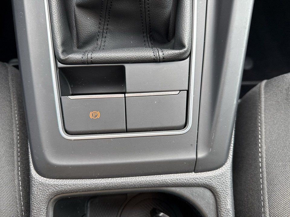 Volkswagen Golf VIII 1.5 TSI Life *Navi*Sitzheizung* foto 14
