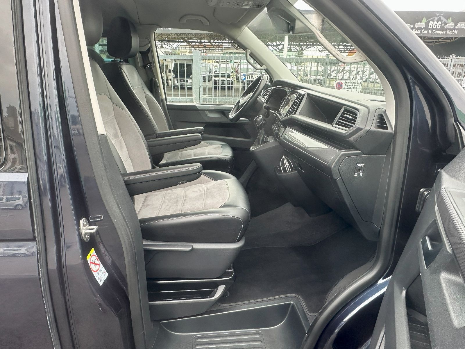 Volkswagen T6.1 Multivan GenerationSIX 2.0TDI 4Motion STDHZ foto 18