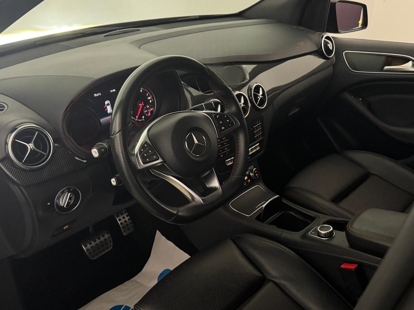 Mercedes-Benz B 220 CGI 4Matic AMG Line Leder LED Kamera Navi foto 12