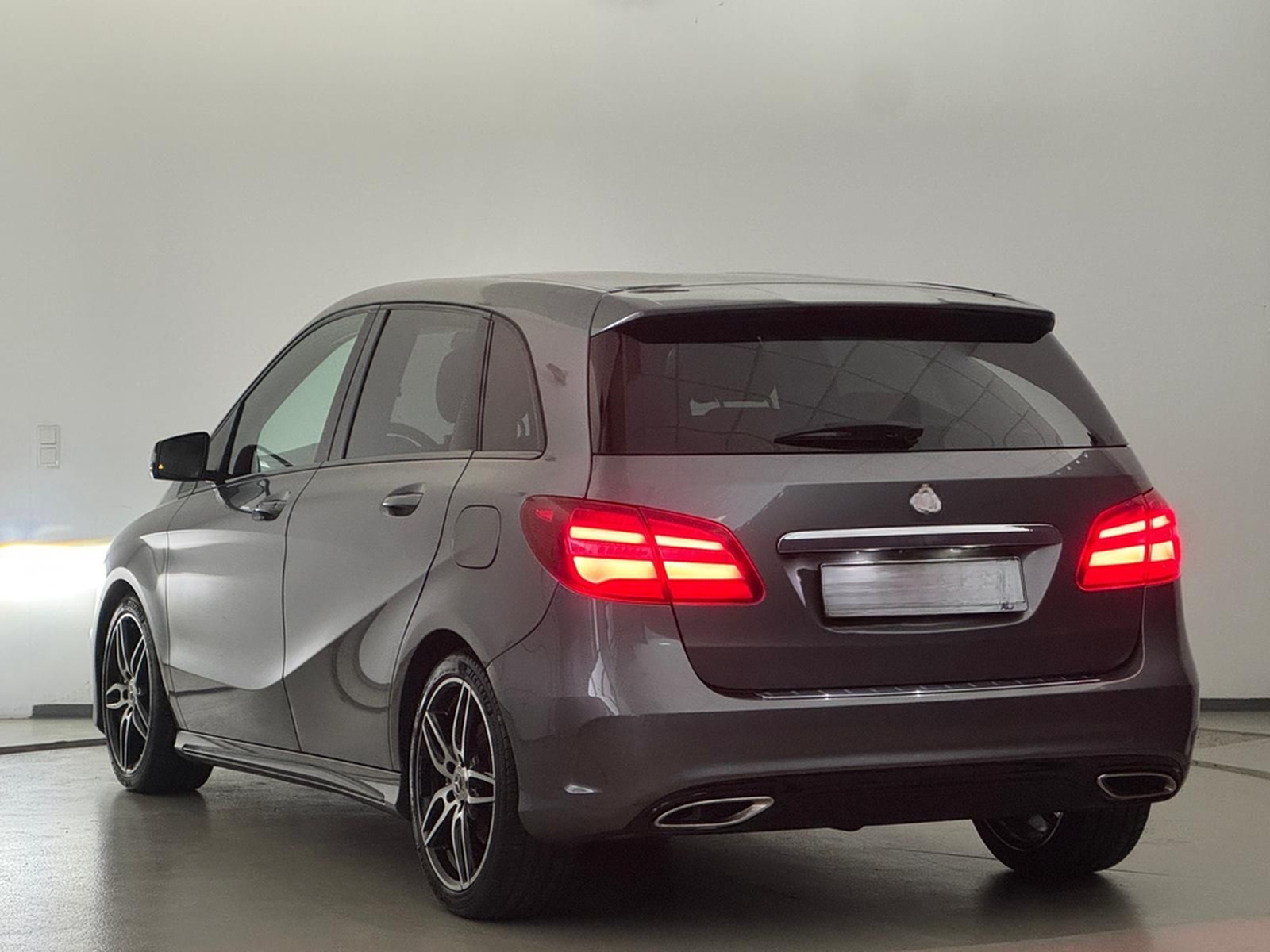 Mercedes-Benz B 220 CGI 4Matic AMG Line Leder LED Kamera Navi foto 5