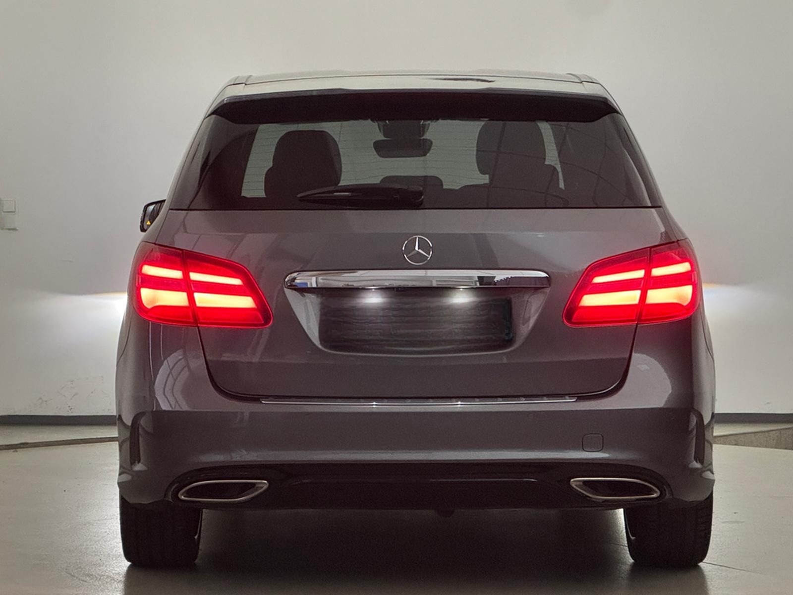 Mercedes-Benz B 220 CGI 4Matic AMG Line Leder LED Kamera Navi foto 6