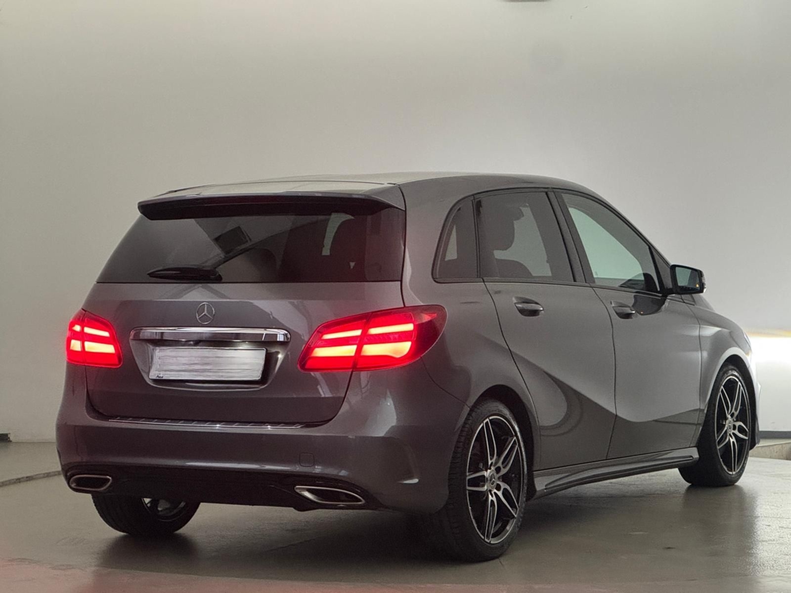 Mercedes-Benz B 220 CGI 4Matic AMG Line Leder LED Kamera Navi foto 7