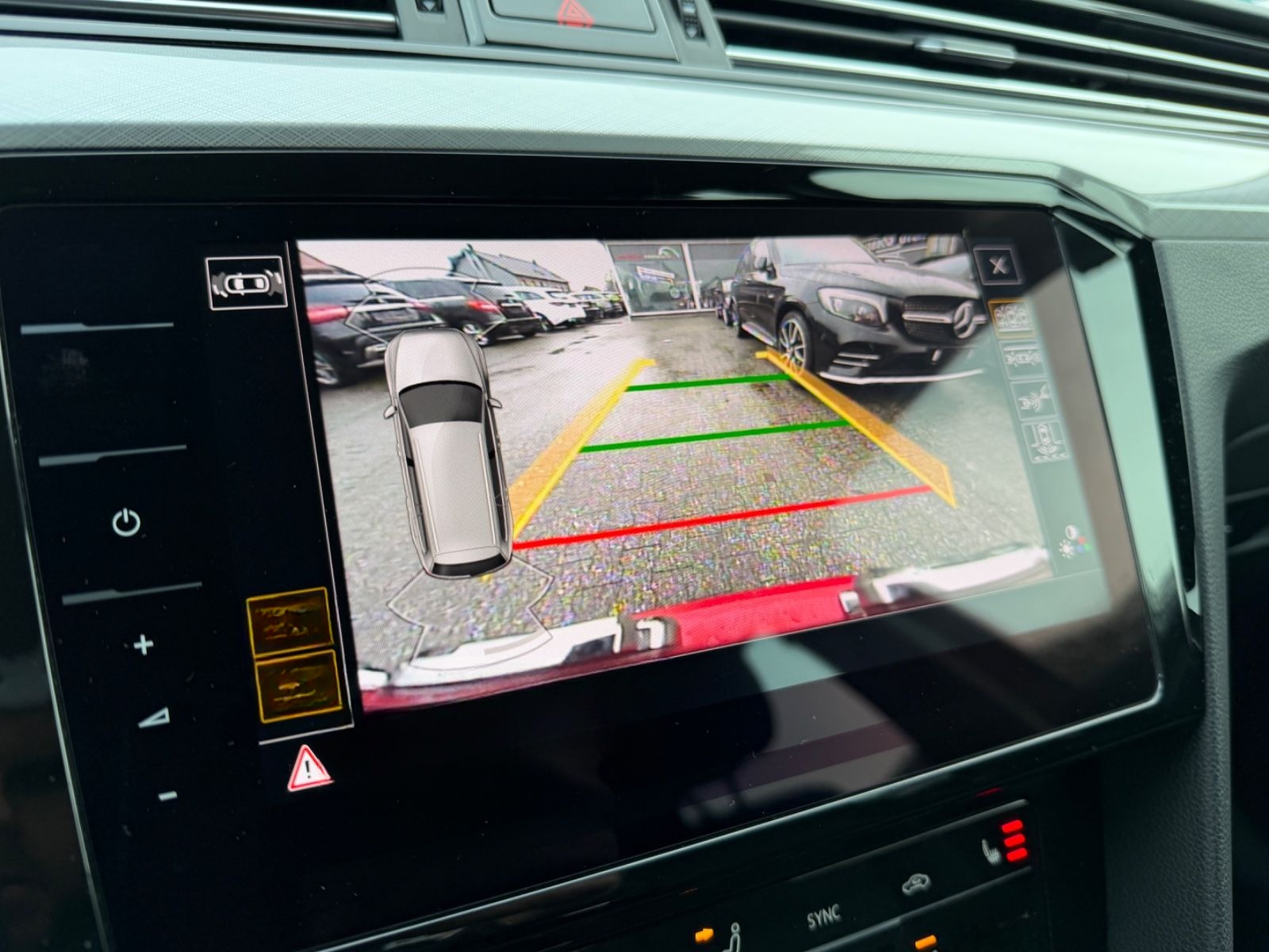 Volkswagen Passat Variant Business DSG VIRTUAL ACC LANE DIS foto 15