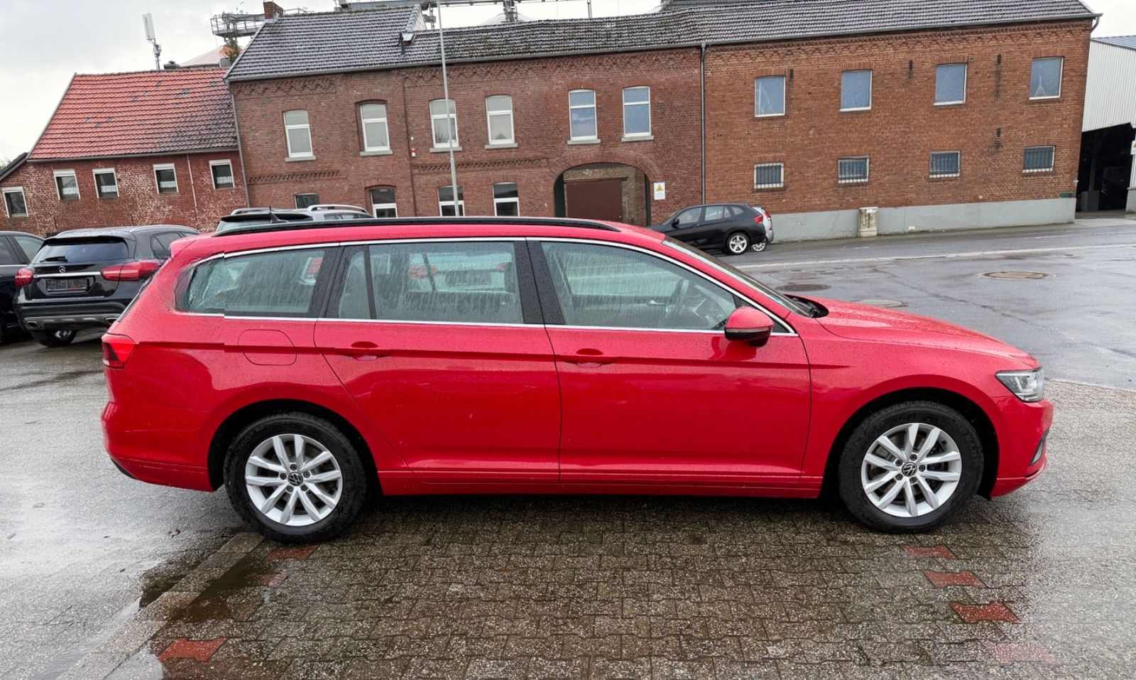 Volkswagen Passat Variant Business DSG VIRTUAL ACC LANE DIS foto 4