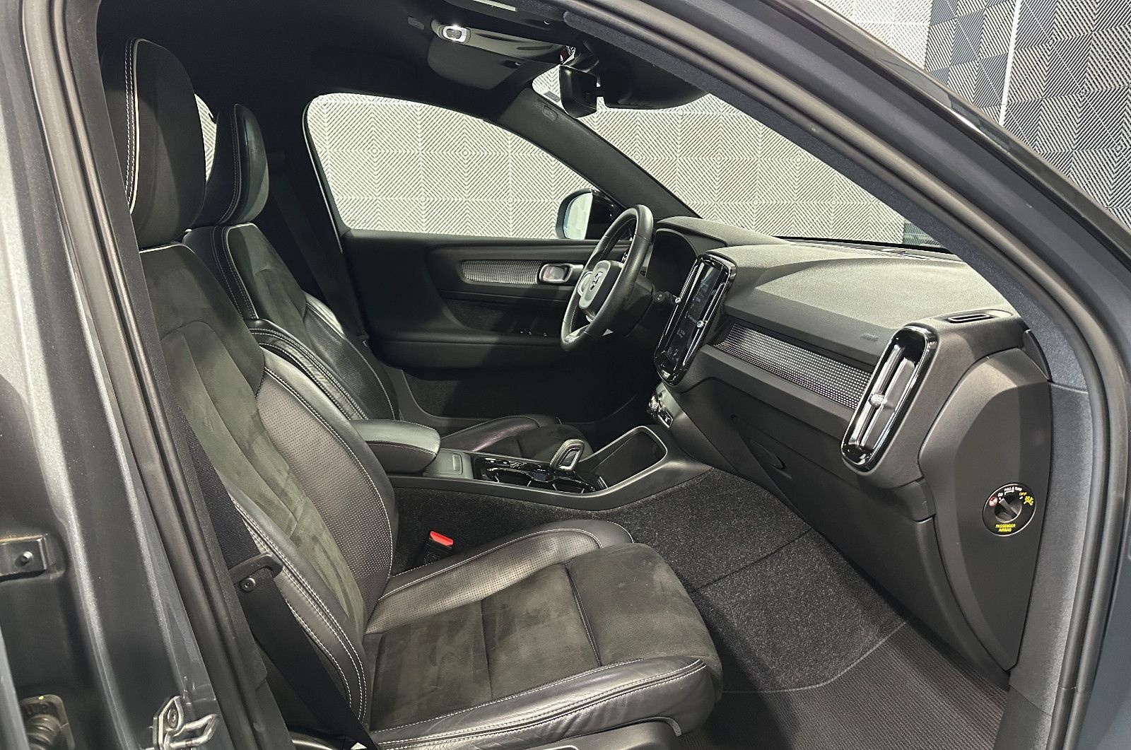 Volvo XC40 2WD*R DESIGN*LED-TEMPO-AHK-R.KAM-NAPPA-SHZ foto 17