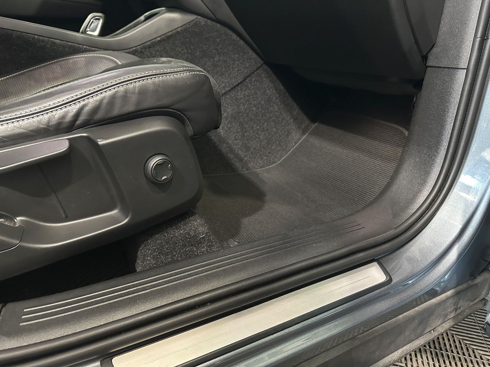 Volvo XC40 2WD*R DESIGN*LED-TEMPO-AHK-R.KAM-NAPPA-SHZ foto 18