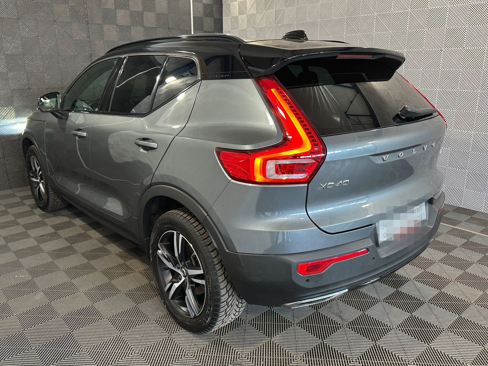 Volvo XC40 2WD*R DESIGN*LED-TEMPO-AHK-R.KAM-NAPPA-SHZ foto 3