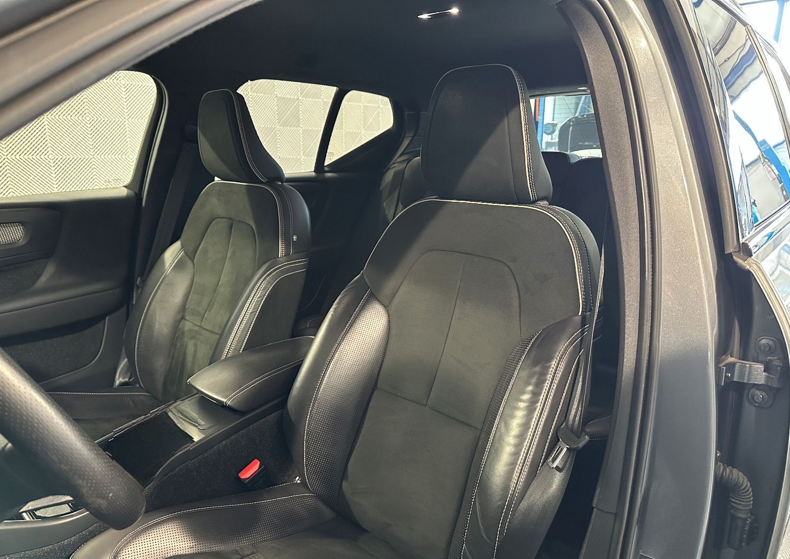 Volvo XC40 2WD*R DESIGN*LED-TEMPO-AHK-R.KAM-NAPPA-SHZ foto 22