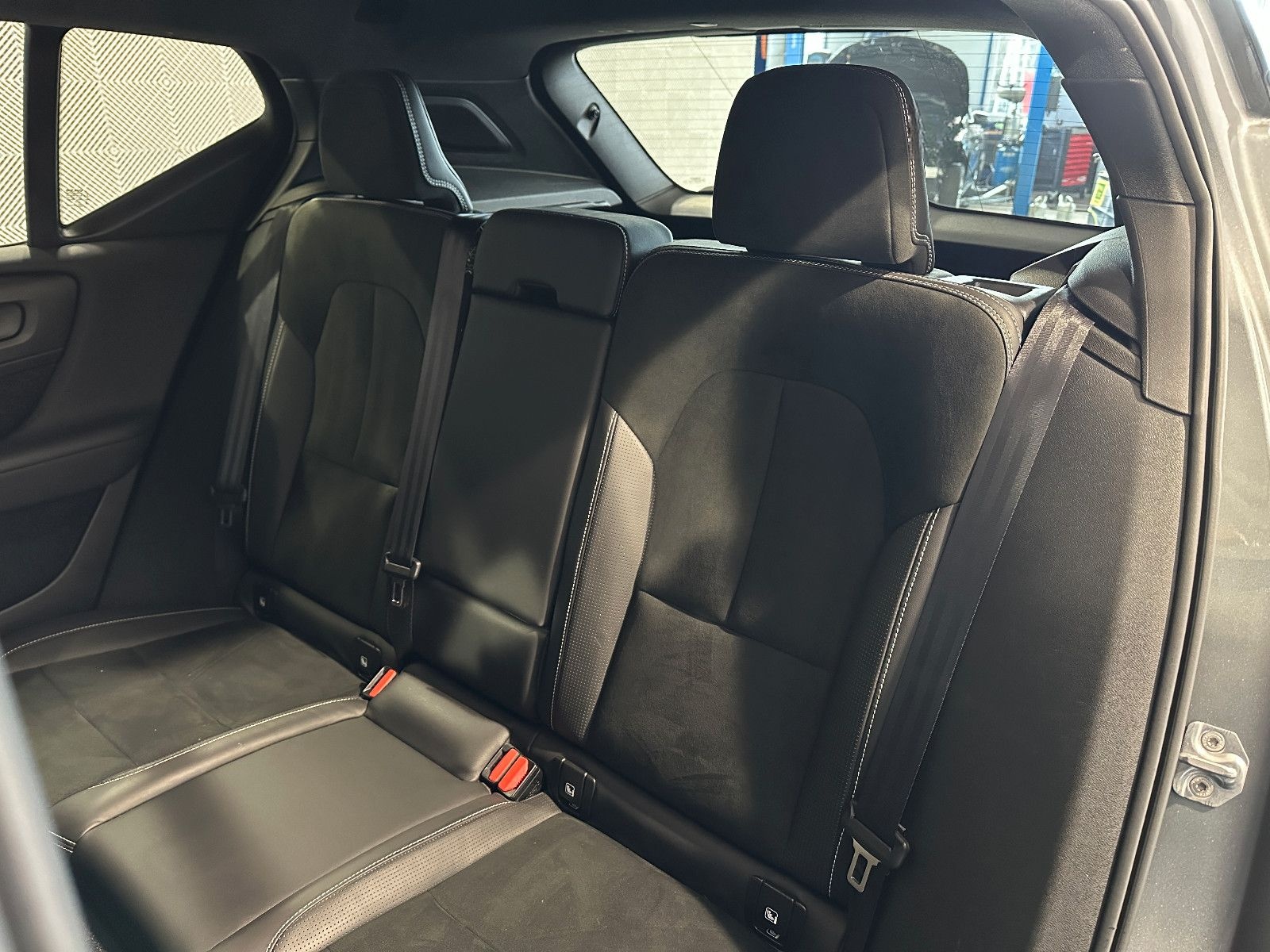 Volvo XC40 2WD*R DESIGN*LED-TEMPO-AHK-R.KAM-NAPPA-SHZ foto 24