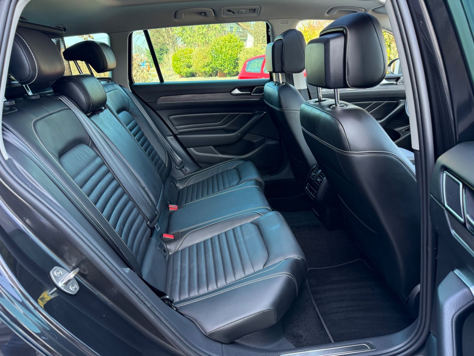Volkswagen Passat Variant Elegance Pano ActiveDsp Sitz Belü foto 14