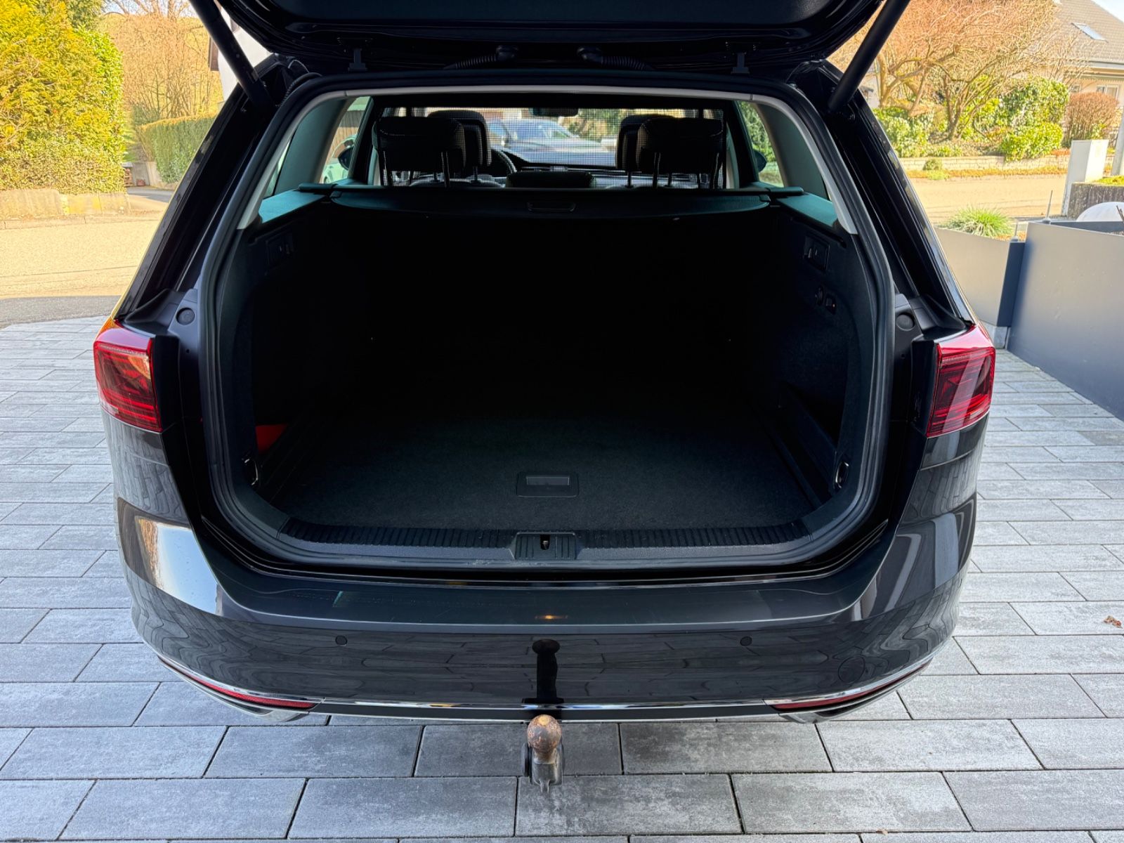 Volkswagen Passat Variant Elegance Pano ActiveDsp Sitz Belü foto 20