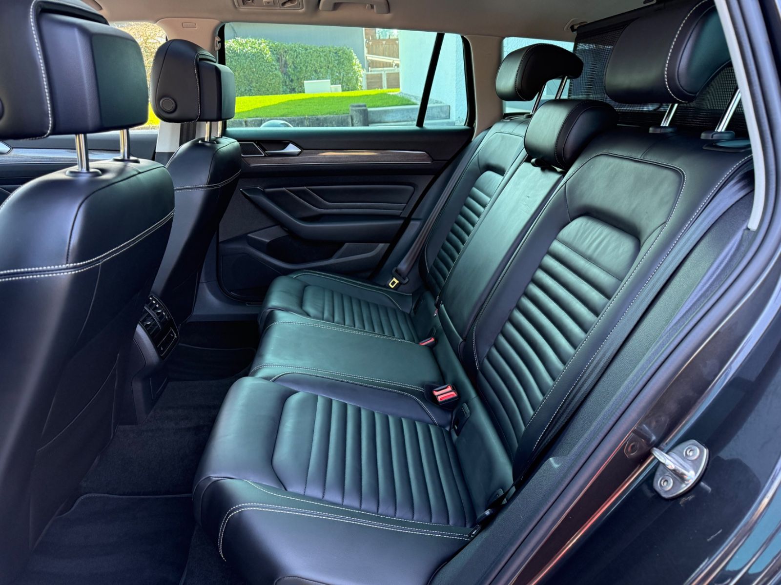 Volkswagen Passat Variant Elegance Pano ActiveDsp Sitz Belü foto 21