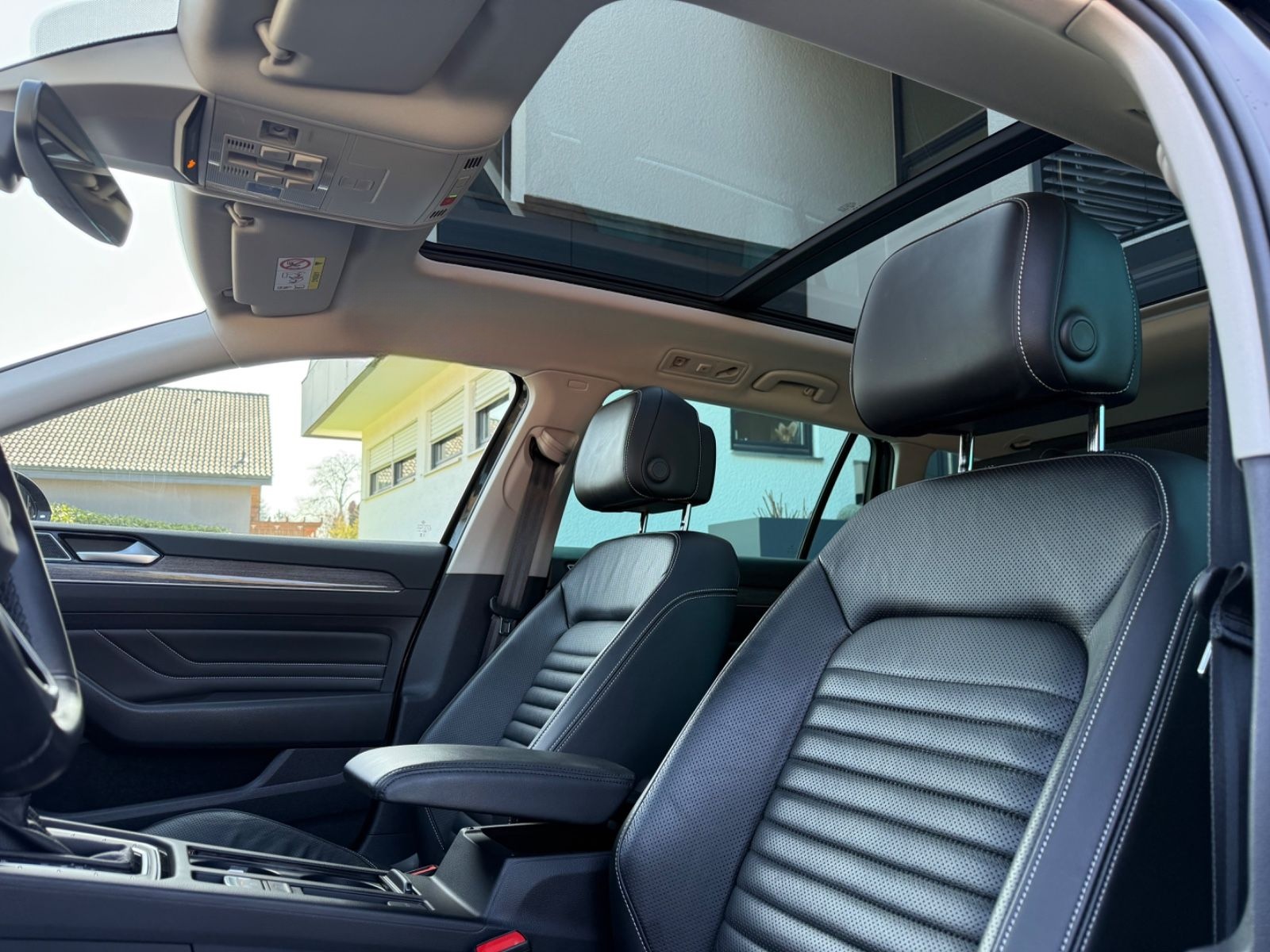 Volkswagen Passat Variant Elegance Pano ActiveDsp Sitz Belü foto 10
