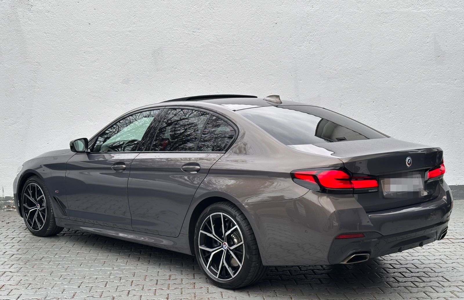 BMW 530d xDrive Lim. M-Sport/HUD/H&K/MASSAGE/KAMERA foto 7
