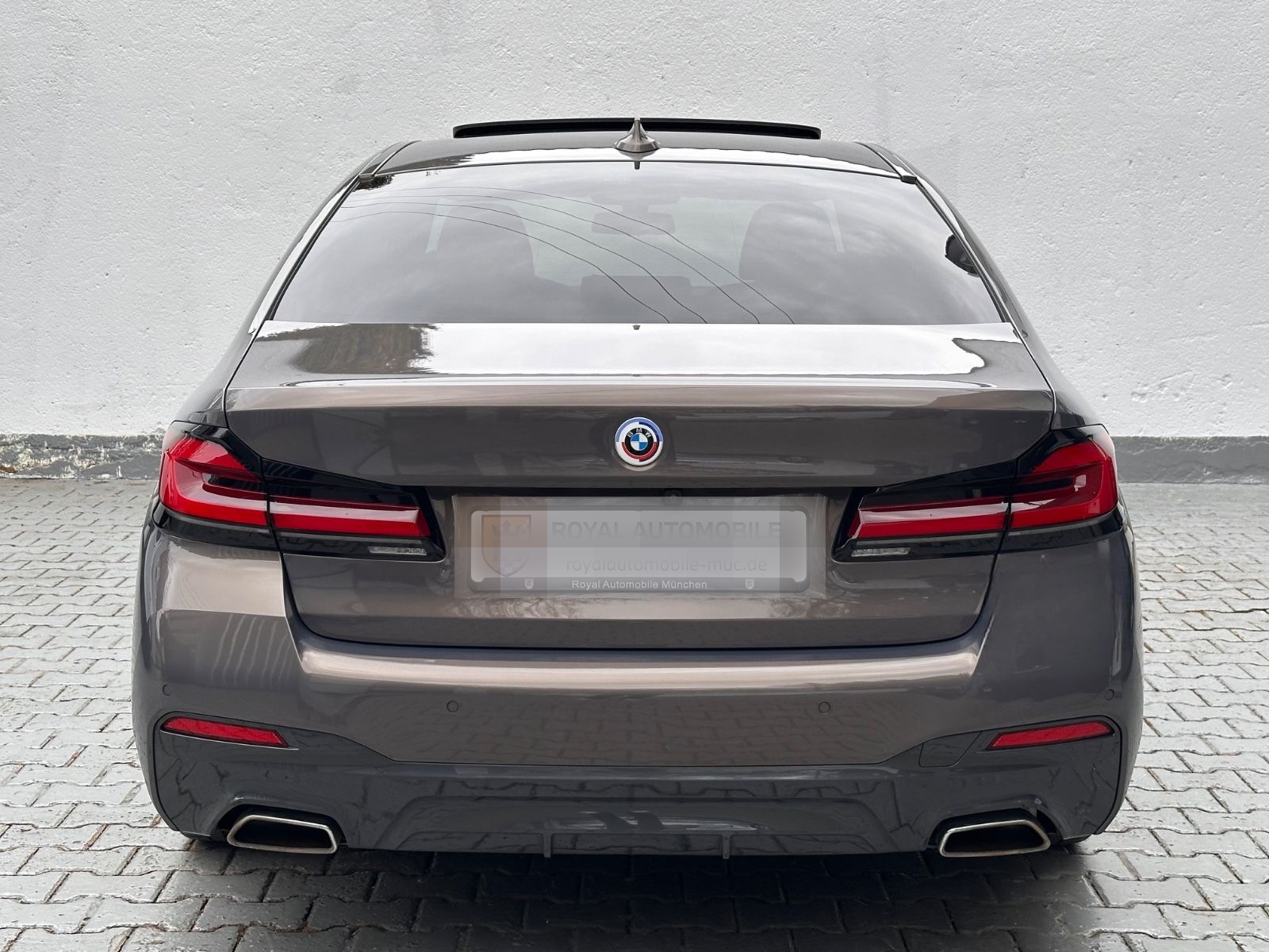 BMW 530d xDrive Lim. M-Sport/HUD/H&K/MASSAGE/KAMERA foto 10