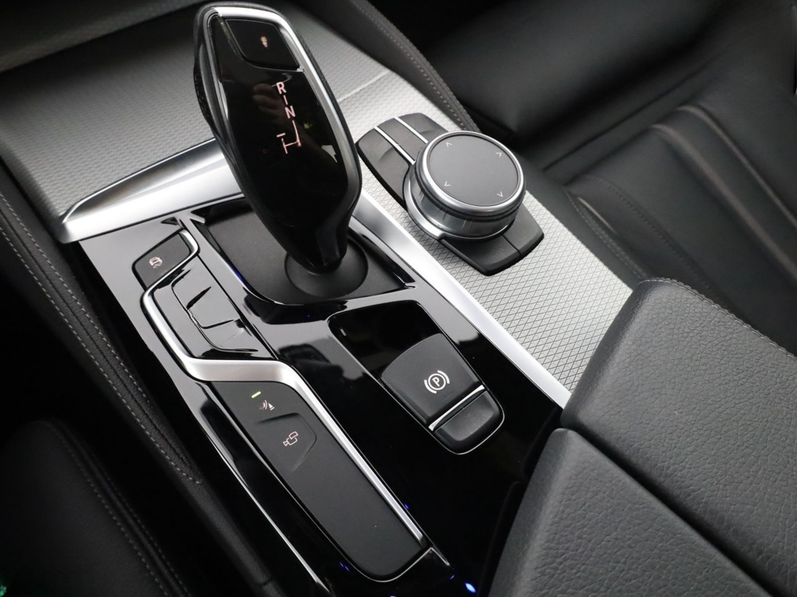 BMW 540 i xDrive M SPORT SHADOW HUD,360GRAD,STANDHZ foto 24