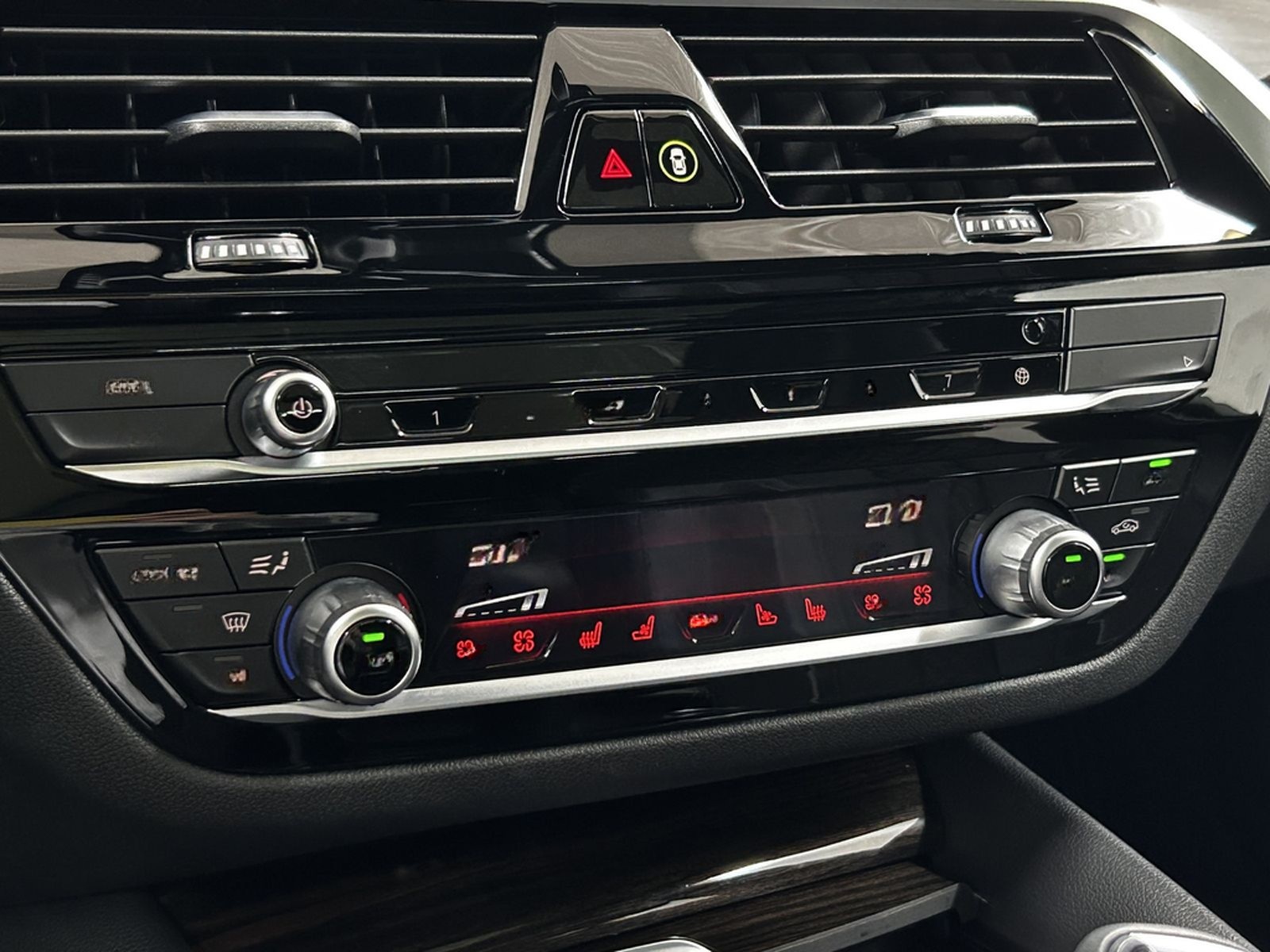 BMW 540 i xDrive+ACC+Pano+Head-Up+Ambiente+Memo+Kam foto 16