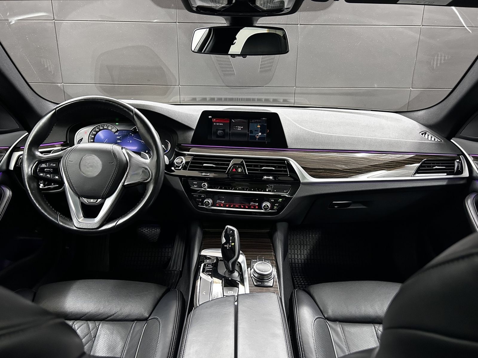 BMW 540 i xDrive+ACC+Pano+Head-Up+Ambiente+Memo+Kam foto 9
