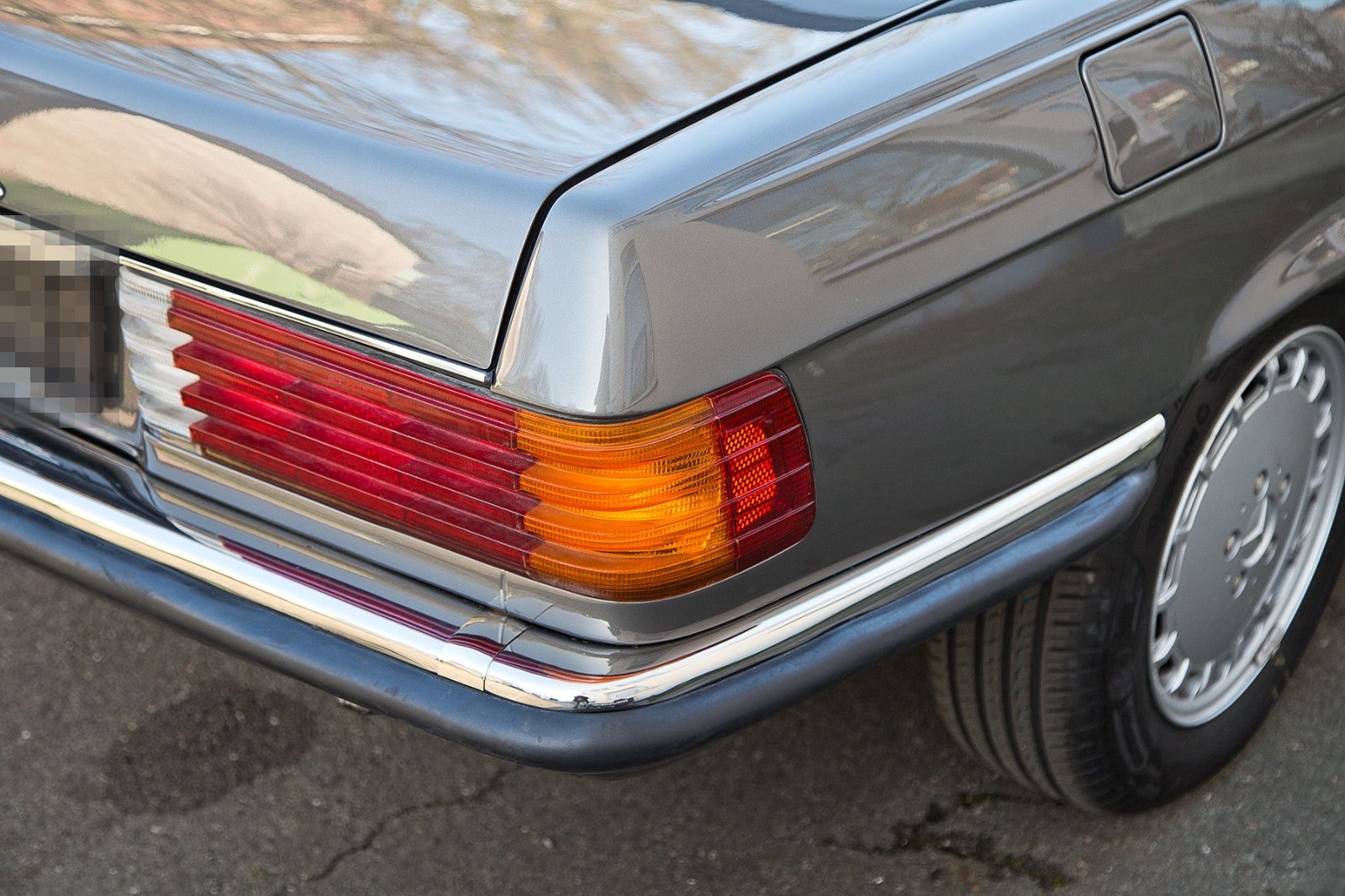 Mercedes-Benz 560 SL sehr guter Zustand foto 12