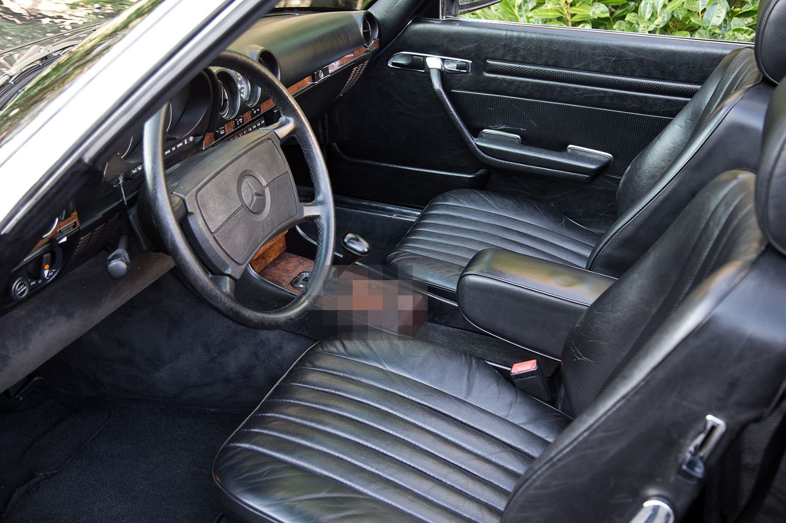 Mercedes-Benz 560 SL sehr guter Zustand foto 17