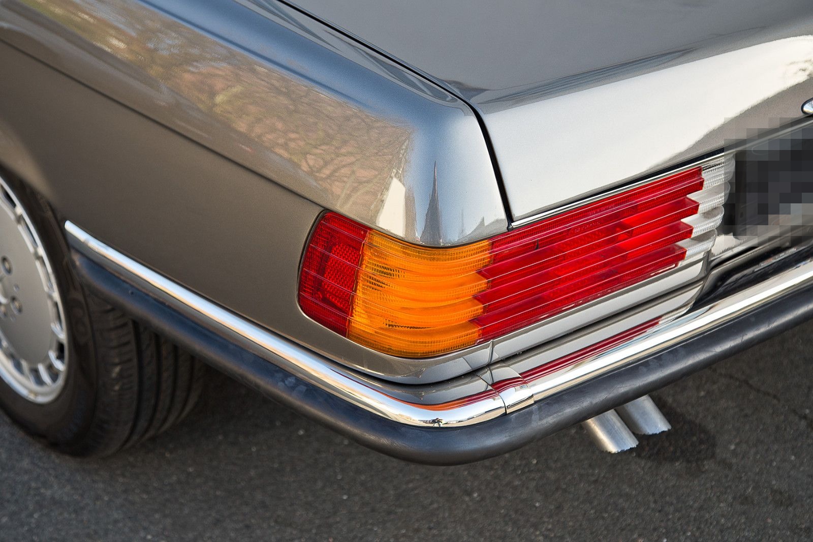Mercedes-Benz 560 SL sehr guter Zustand foto 10