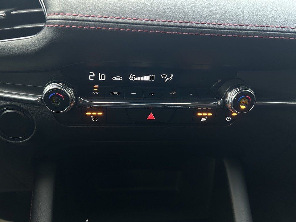 Mazda 3 SKYACTIV-G 2.0 150PS M Hybrid 2.0L e-SKYACTIV  foto 14
