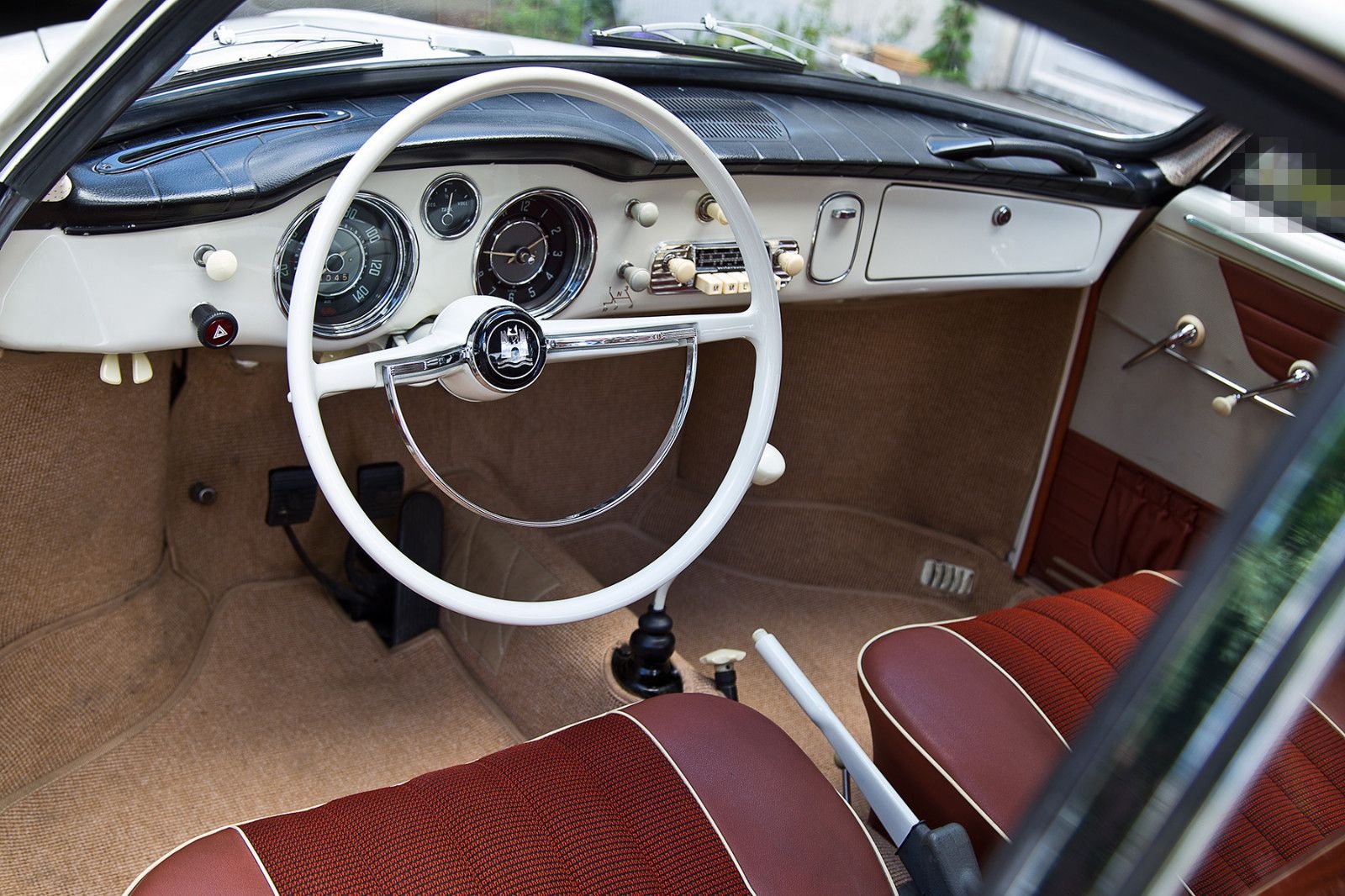 Volkswagen Karmann Ghia foto 16
