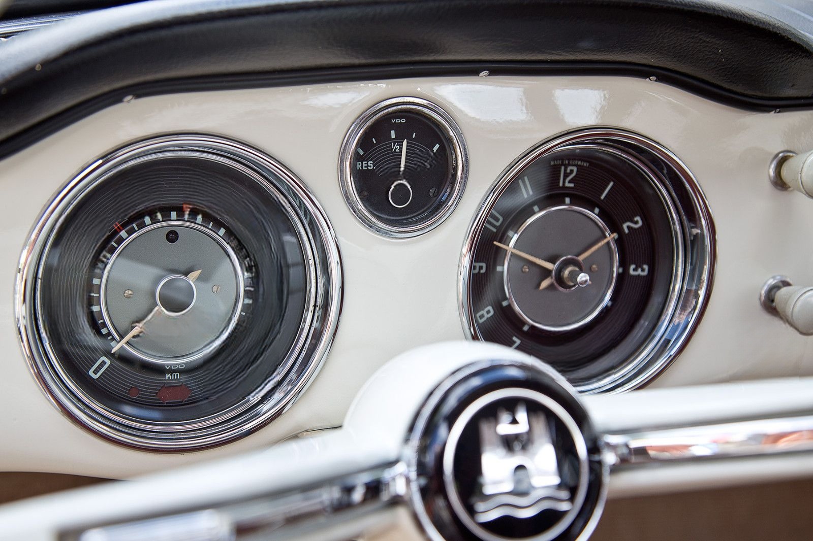 Volkswagen Karmann Ghia foto 18