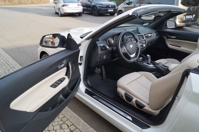 BMW 220 i Navi-LED-Leder-Kamera-Verkehrsz.-WR-Sitzh. foto 11