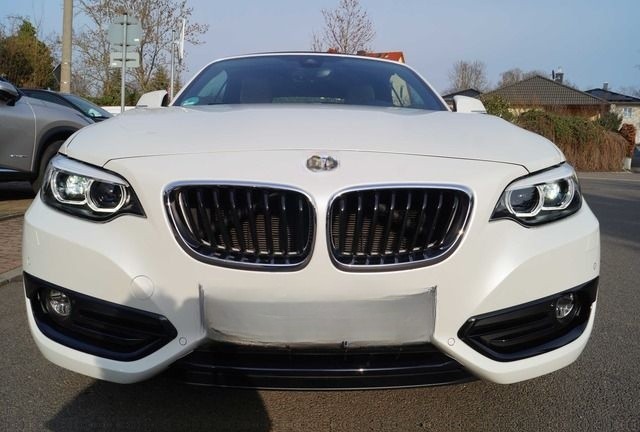 BMW 220 i Navi-LED-Leder-Kamera-Verkehrsz.-WR-Sitzh. foto 16